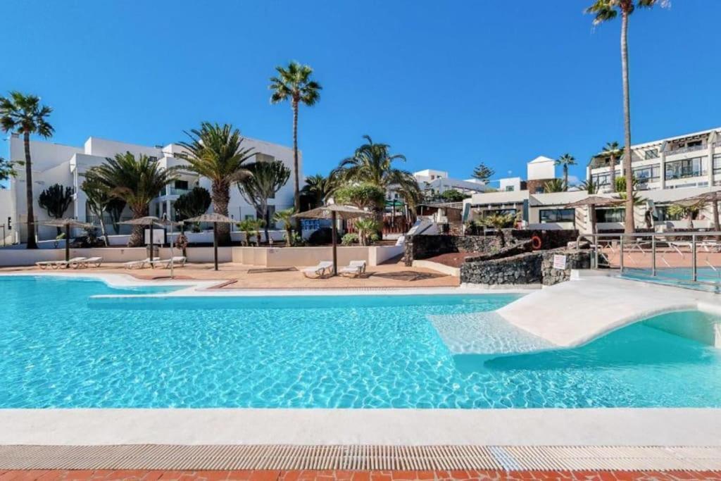 Pequeno Bungalow Firt Line Of The Sea Costa Teguise Zewnętrze zdjęcie