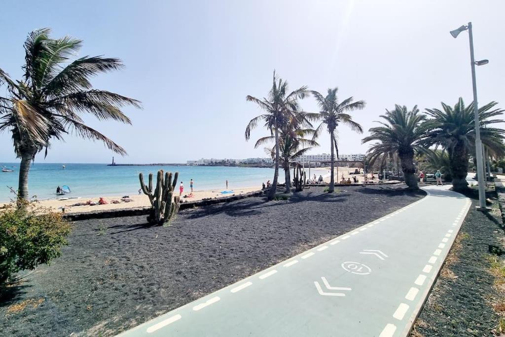 Pequeno Bungalow Firt Line Of The Sea Costa Teguise Zewnętrze zdjęcie